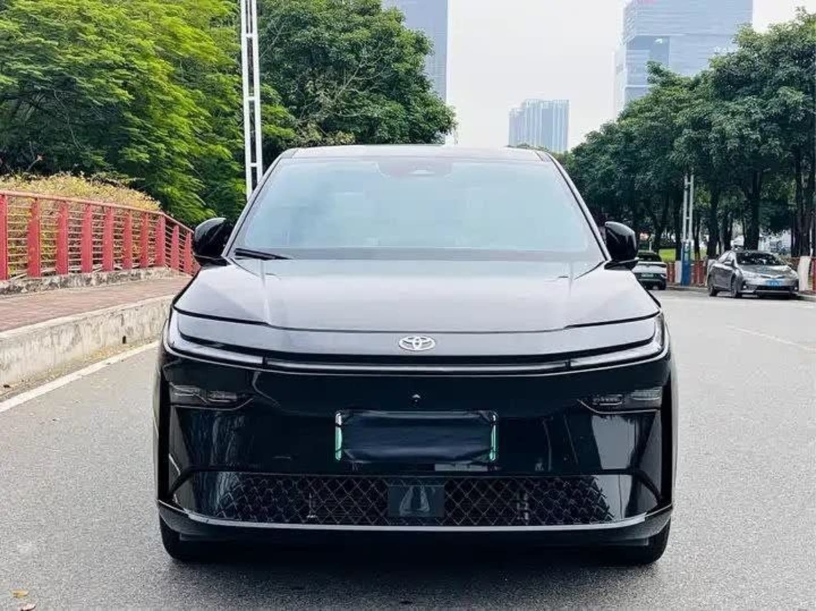 2025 Toyota Bz3x — photo 8