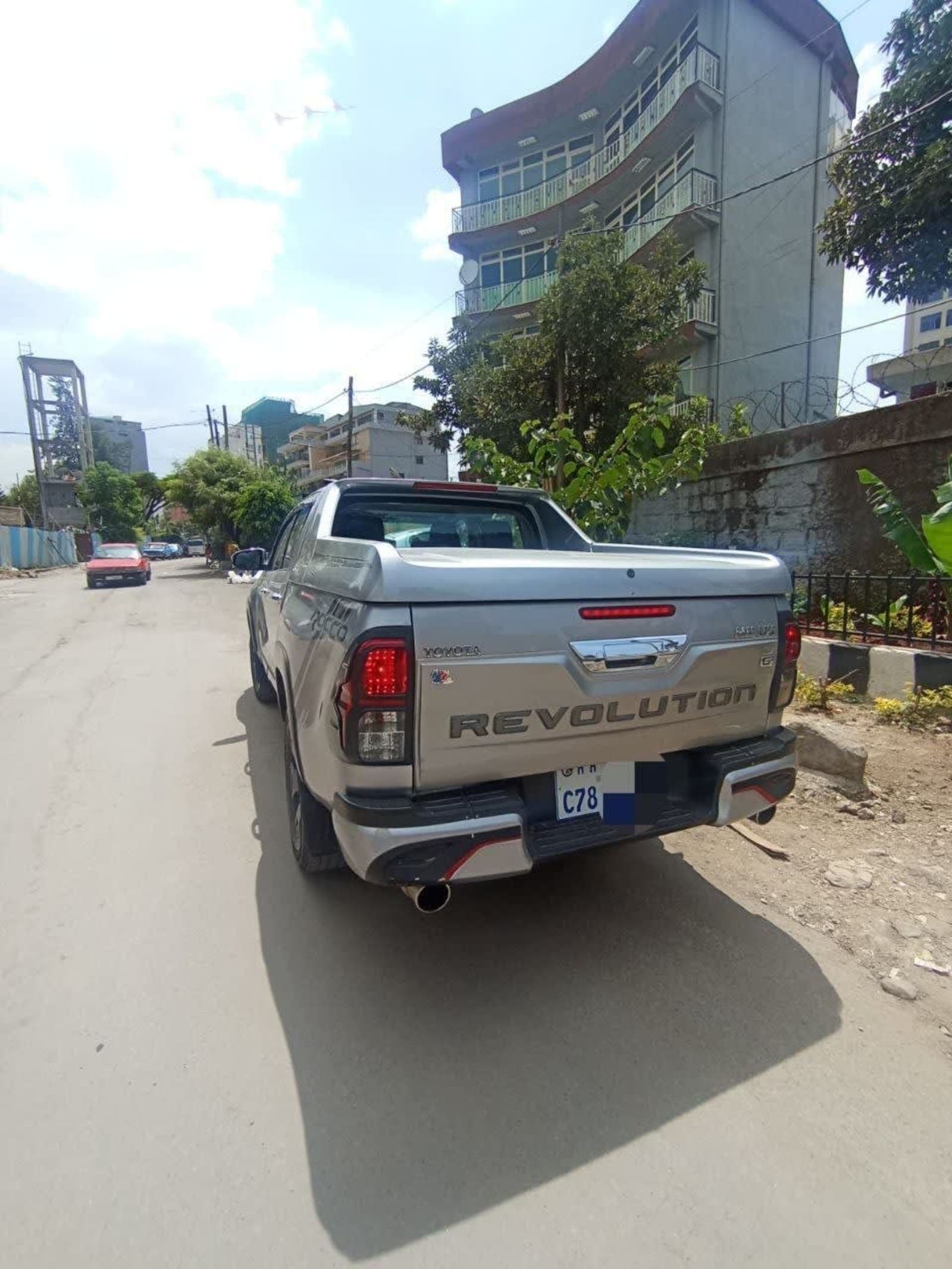 2020 TOYOTA HILUX RiVO double — photo 1