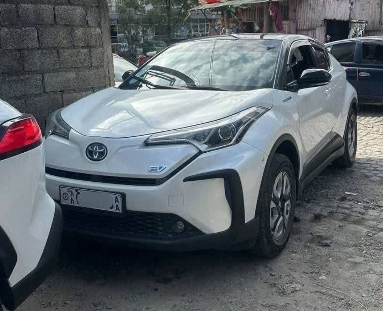 2023 Toyota CHR EV — photo 4