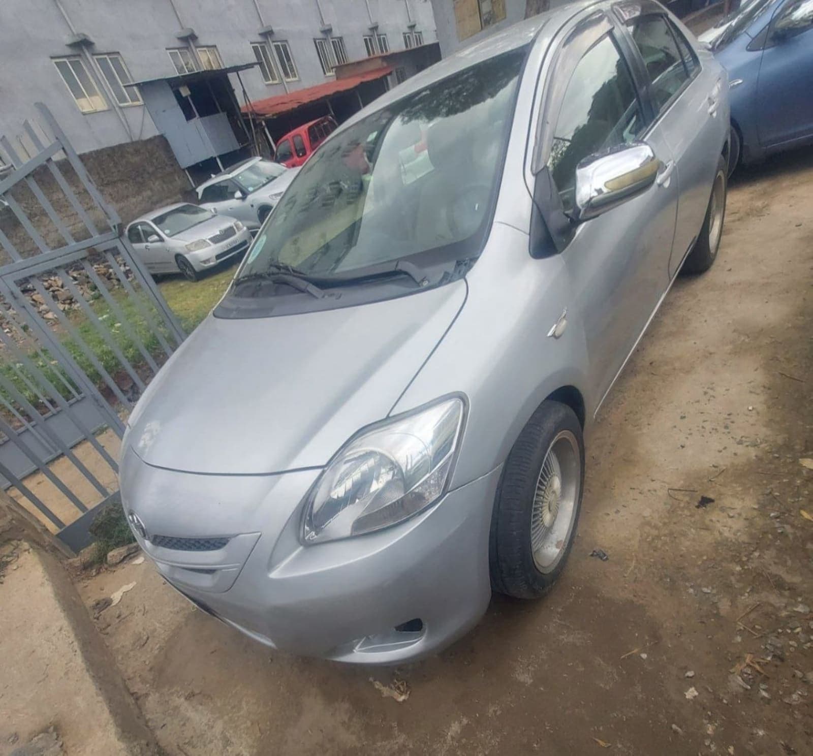 2008 Toyota Yaris Belta — photo 1