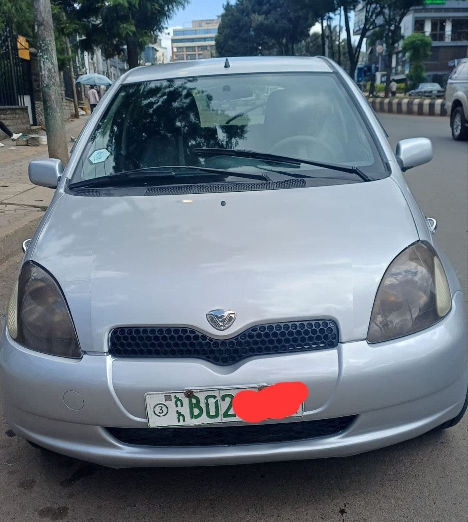 2001 Toyota Vitz — photo 1