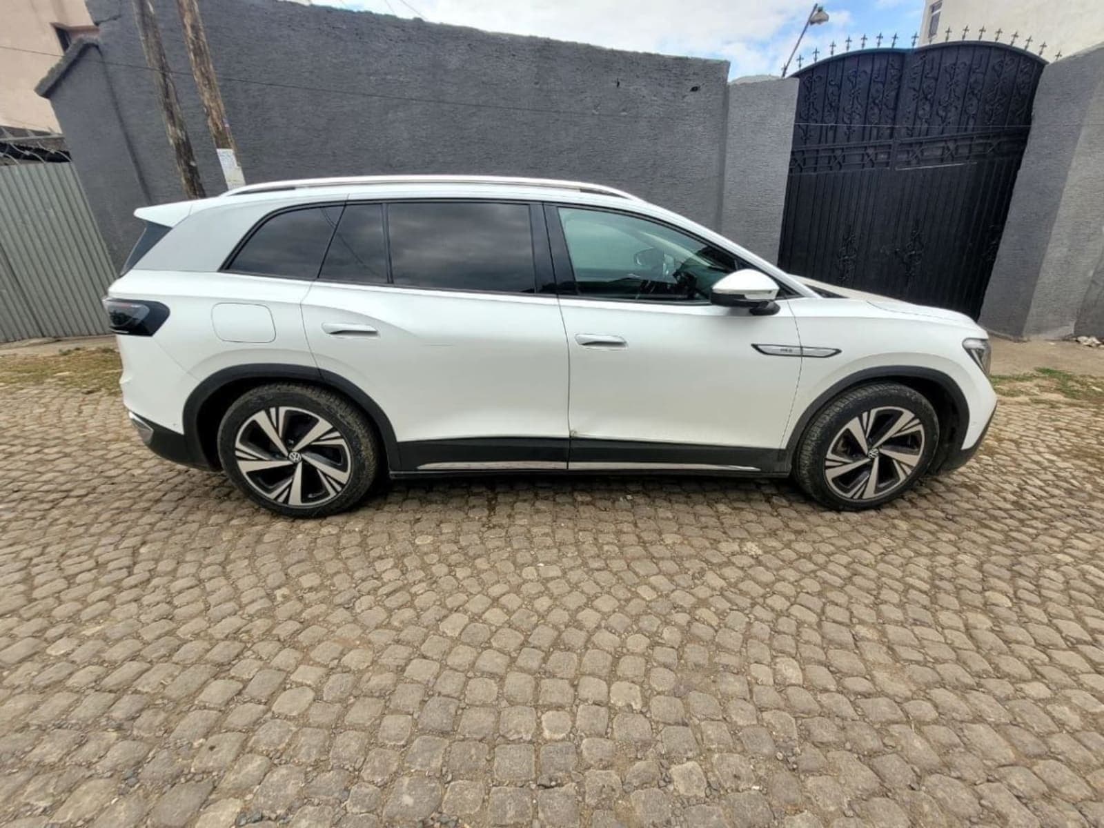 2022 Volkswagen ID6 Crozz Pro — photo 1