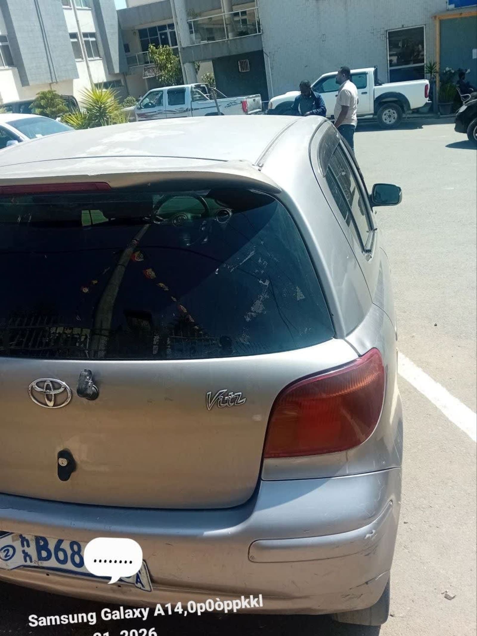 2002 Toyota Vitz โ photo 2