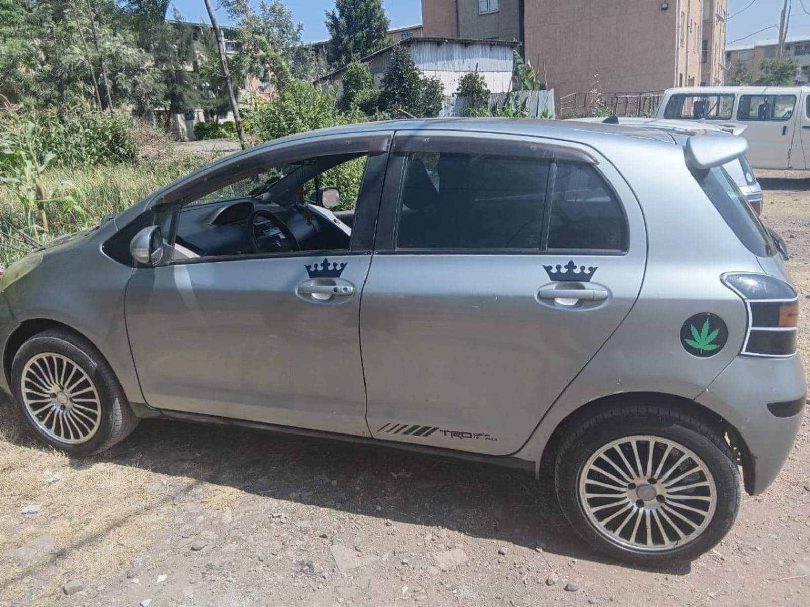 2008 Toyota compact — photo 2