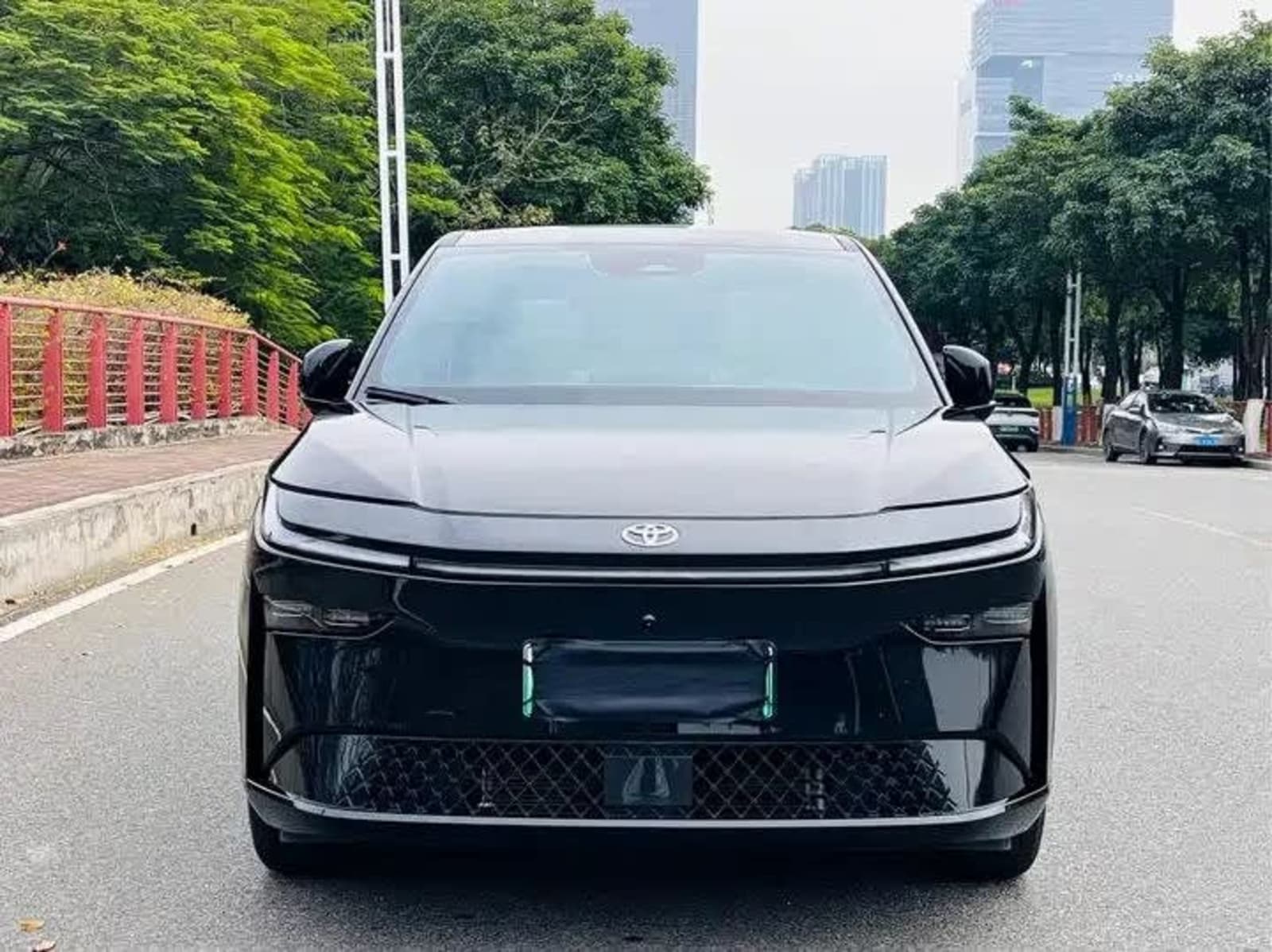 Toyota BZ3X — photo 1