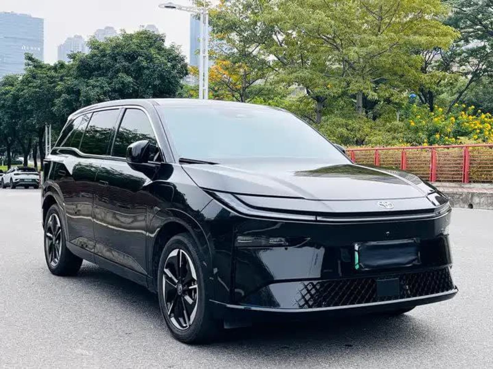 Toyota BZ3X — photo 6