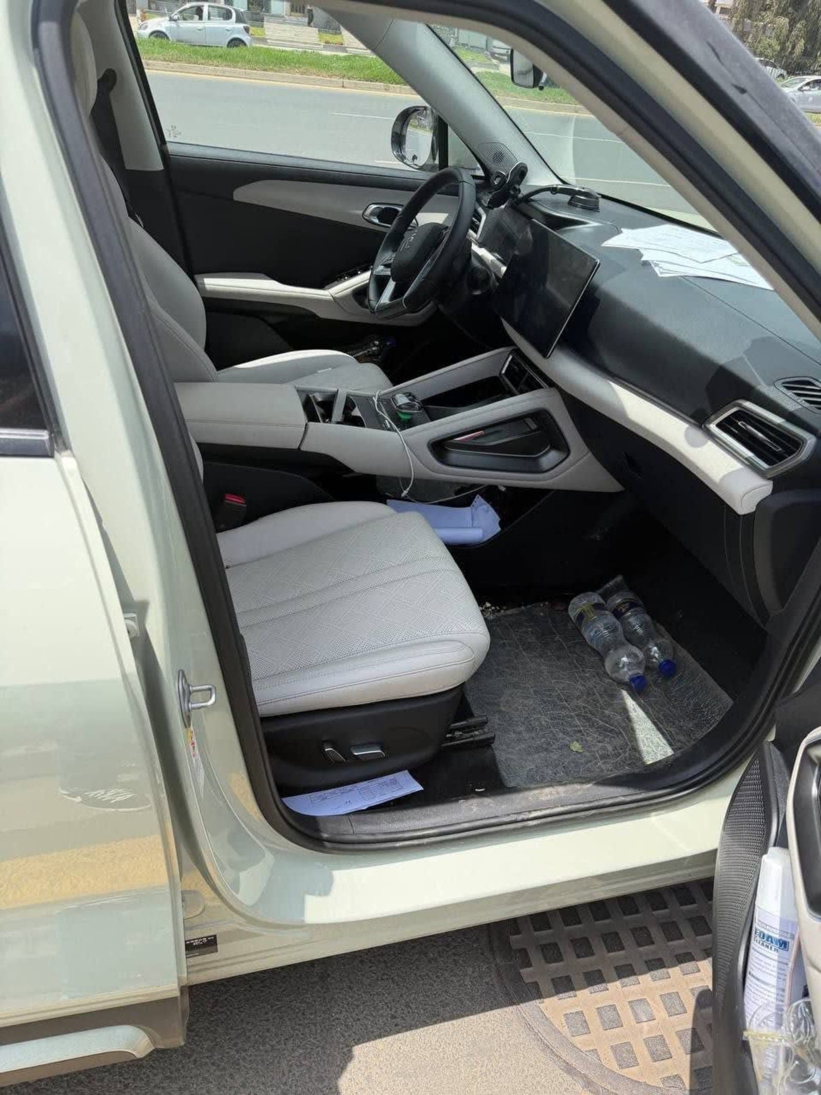 2024 BYD YOUNUP — photo 2