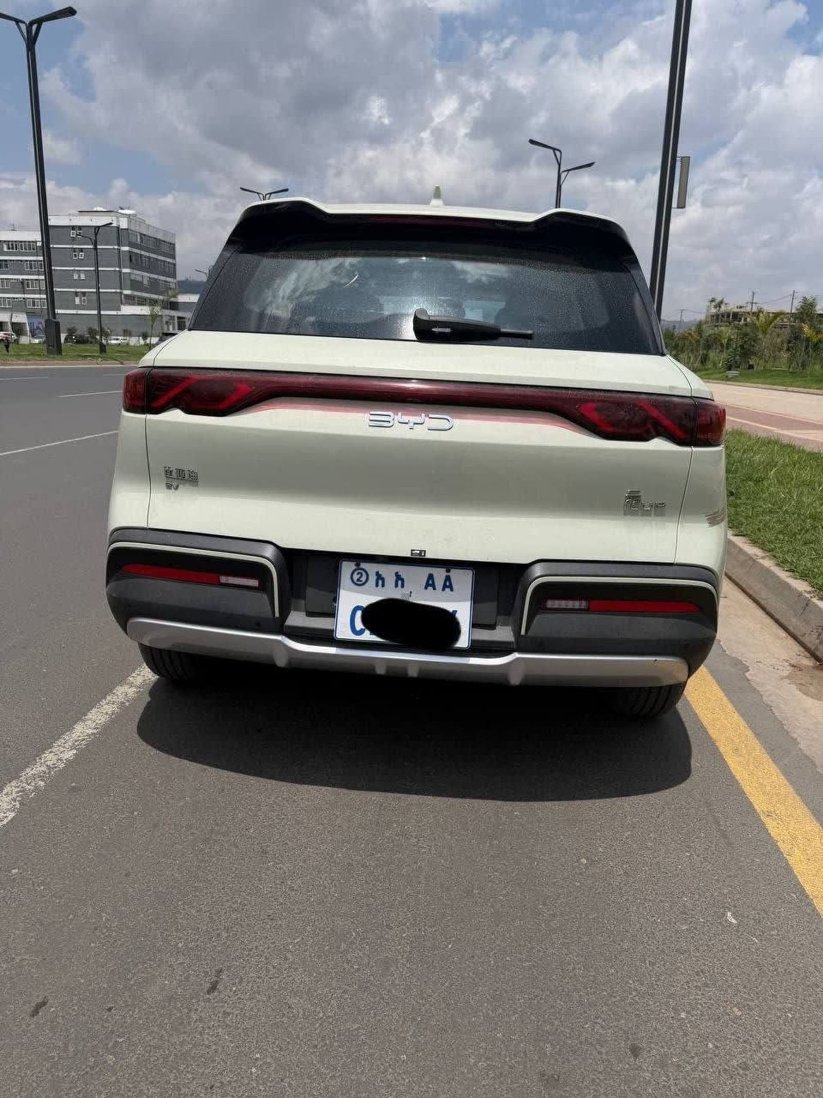 2024 BYD YOUNUP — photo 3