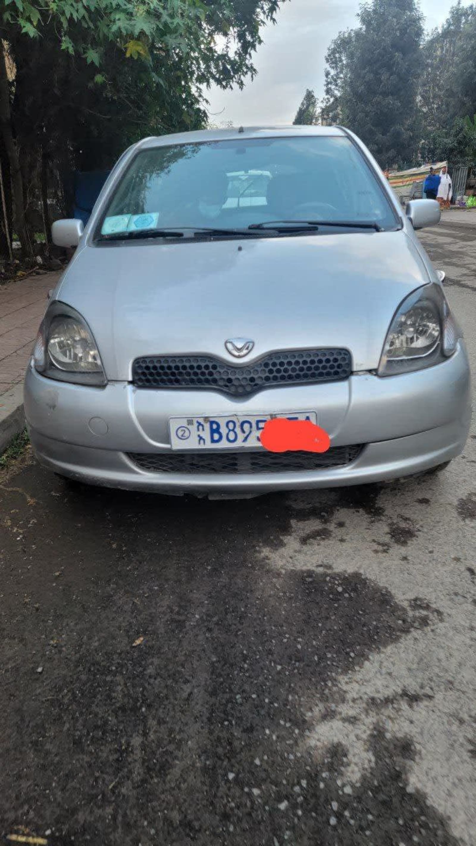2001 TOYOTA VITZ — photo 1