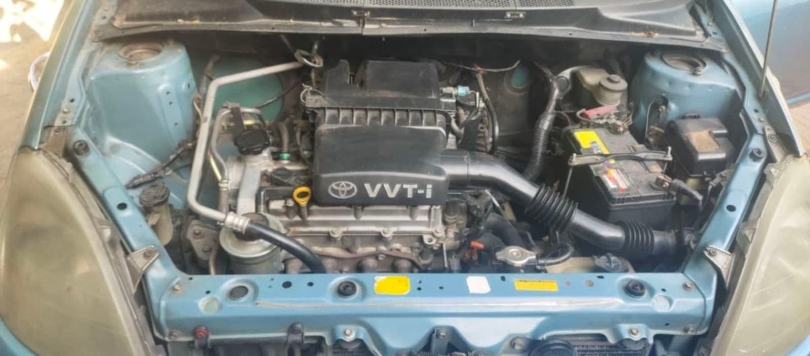 2001 Toyota Vitz — photo 4