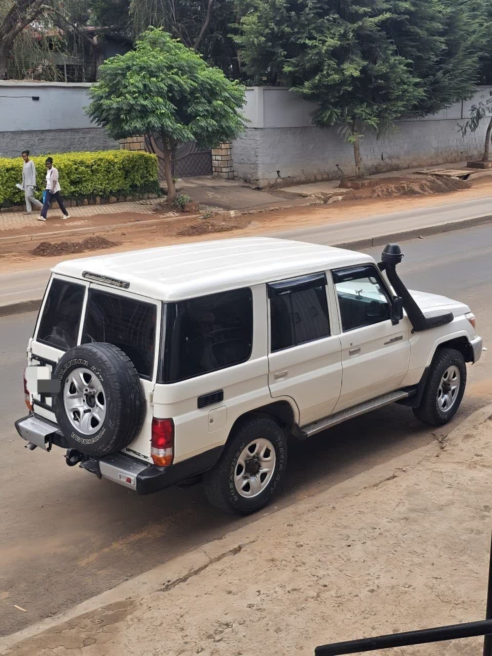2012 Toyota LandCruiser Mark II — photo 2