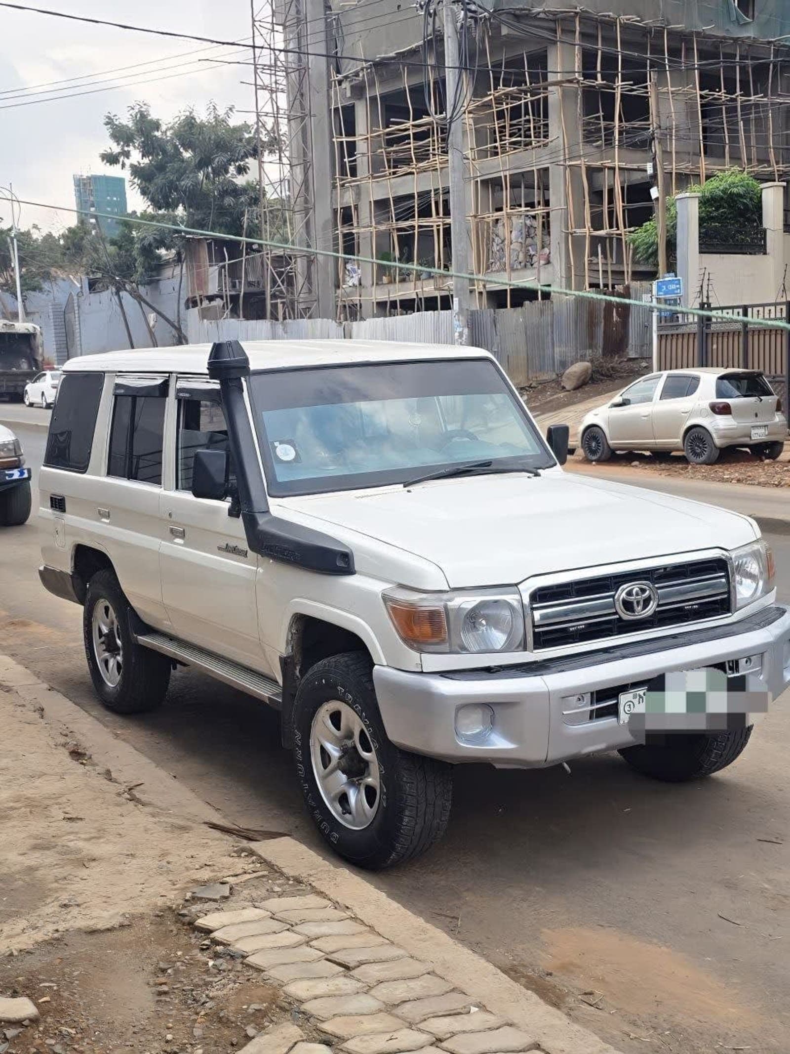 2012 Toyota LandCruiser Mark II — photo 5