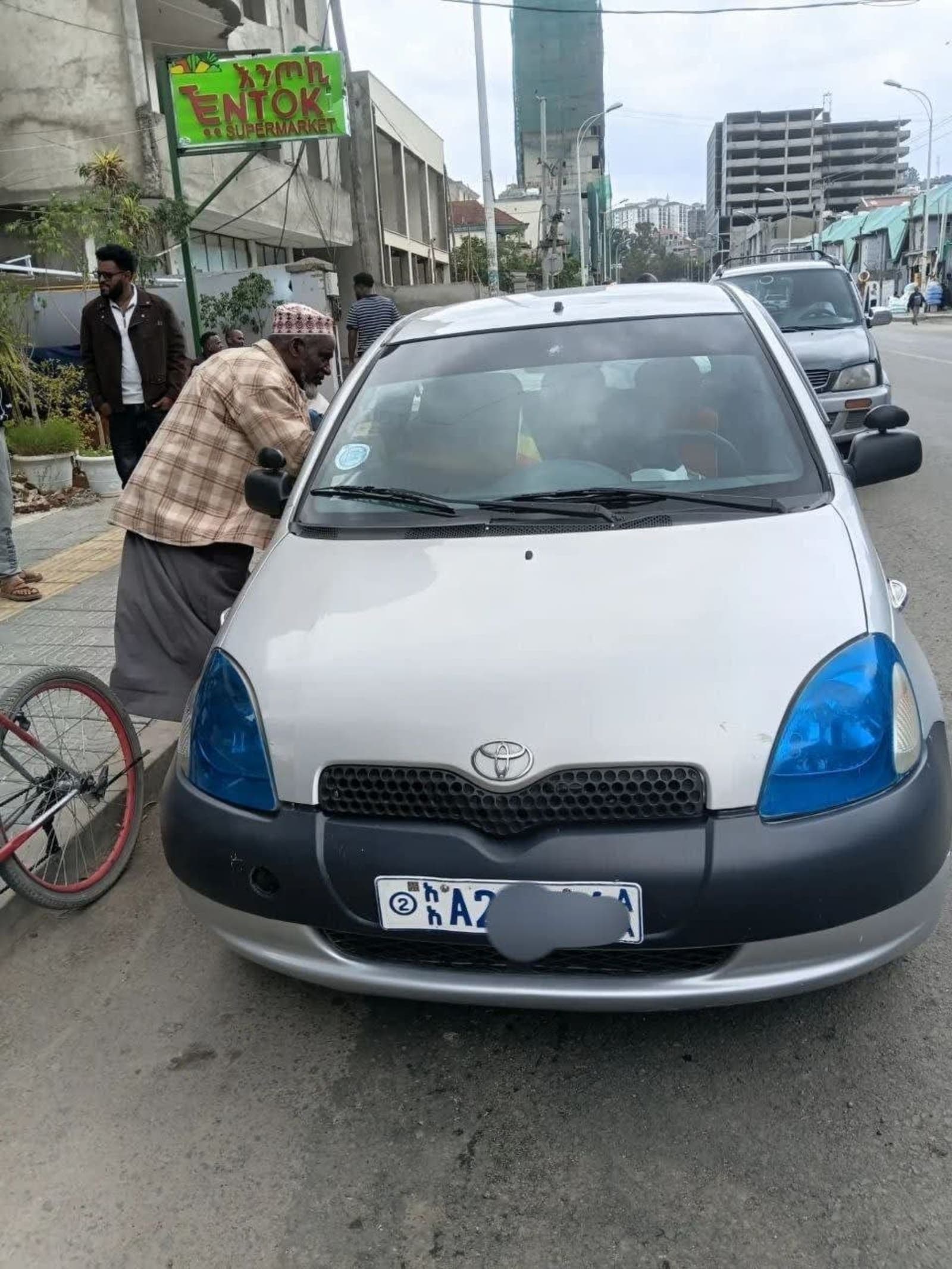 2001 Toyota Vitz Yaris — photo 1