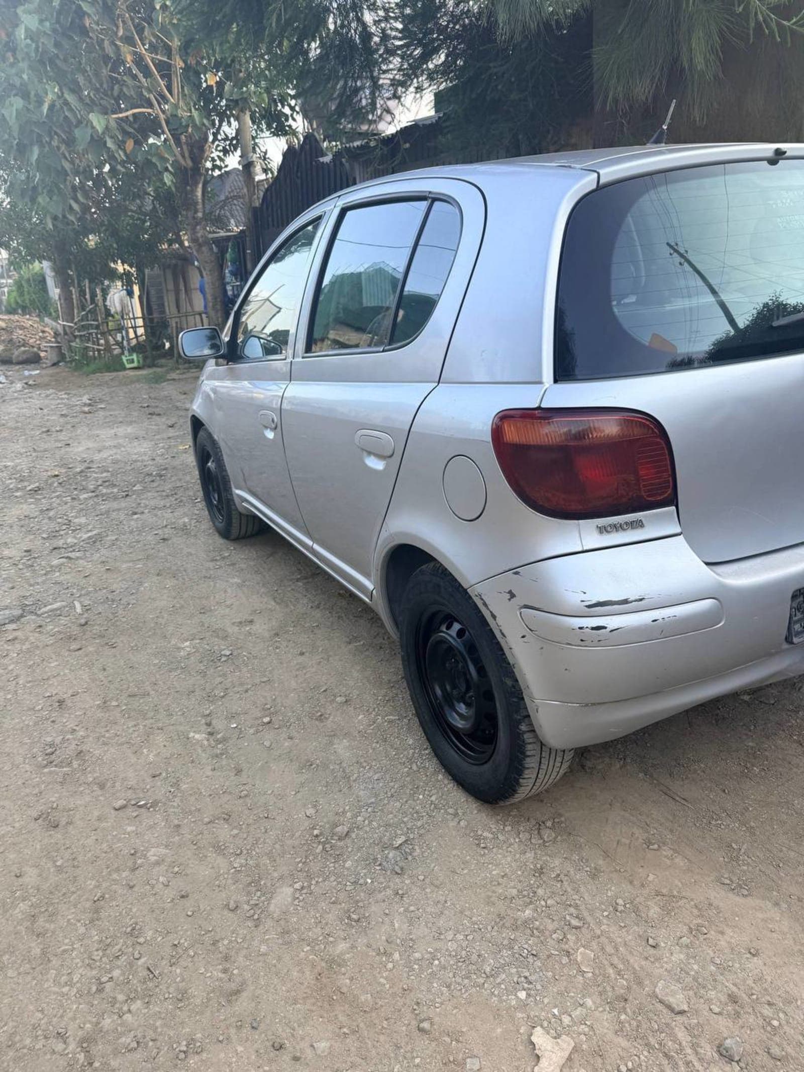 2003 Toyota Vitz — photo 4