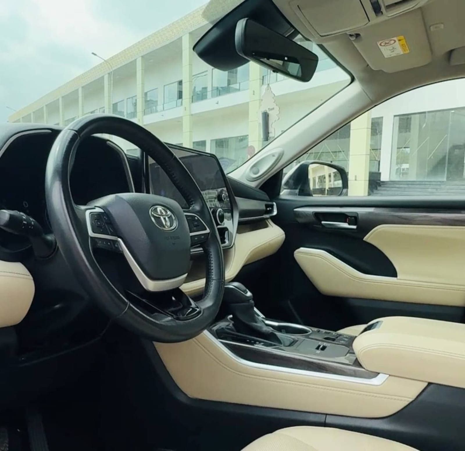 2024 Toyota Highlander — photo 4