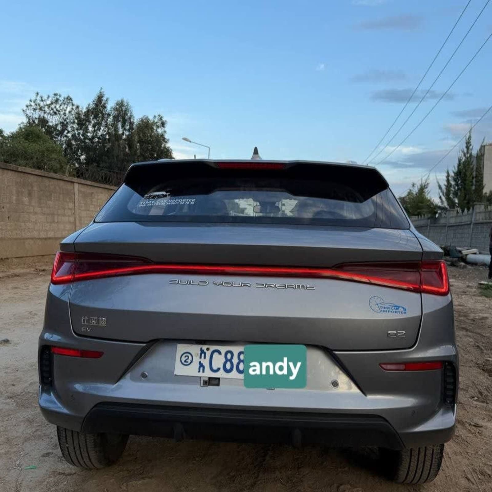 2025 BYD E2
