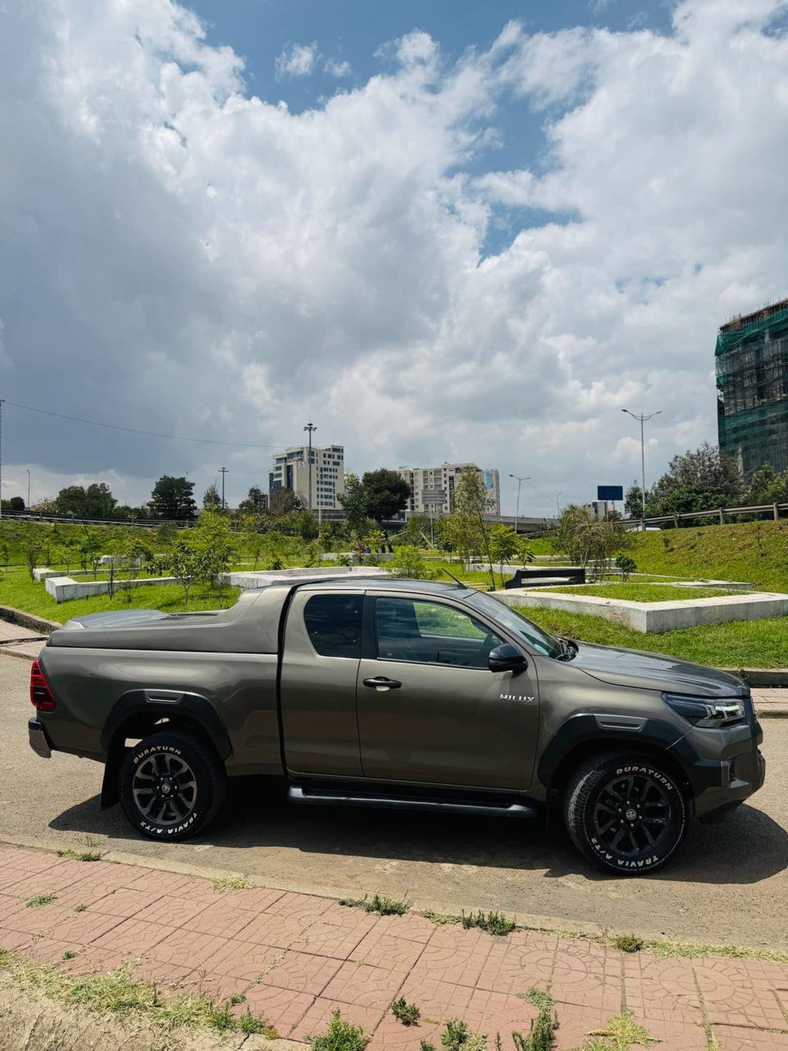 2021 Toyota Hilux Invincible X-Cab — photo 5