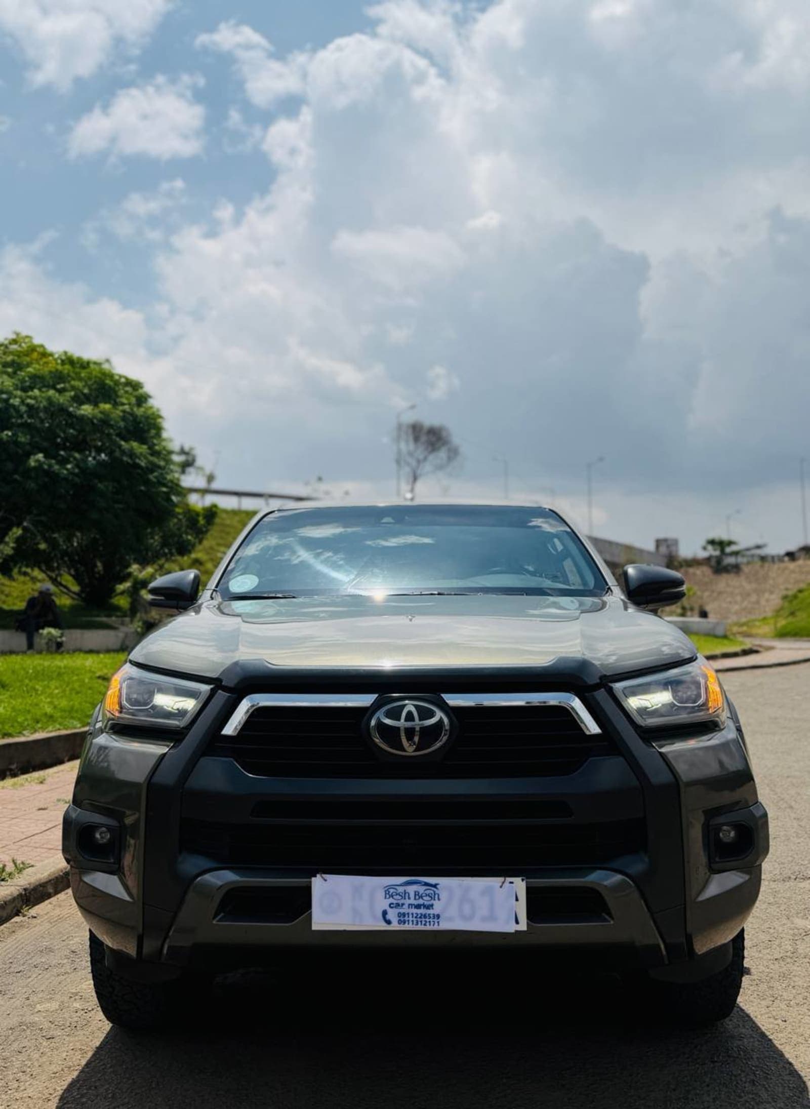 2021 Toyota Hilux Invincible X-Cab — photo 8