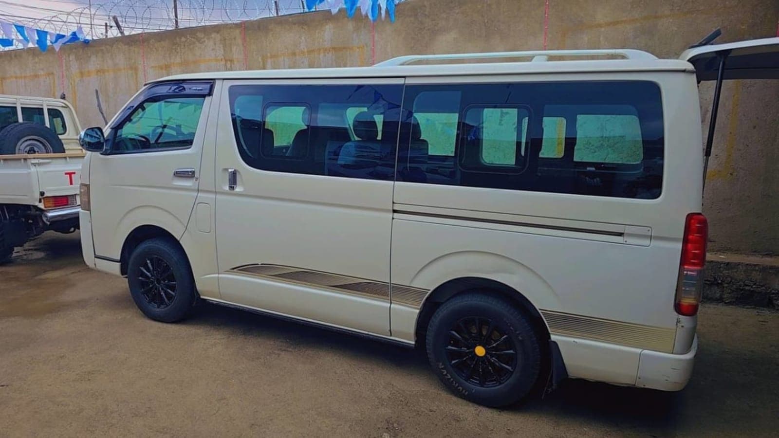 2007 Toyota Hiace Abadulla — photo 3