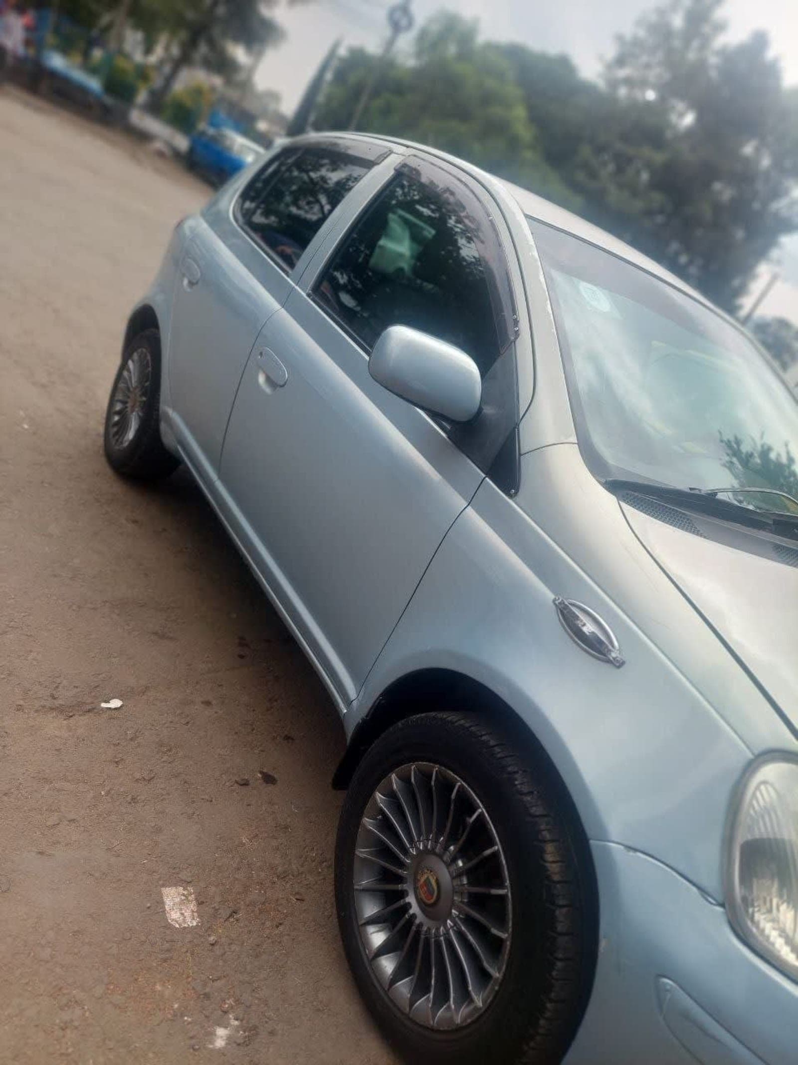 2003 Toyota Vitz — photo 1