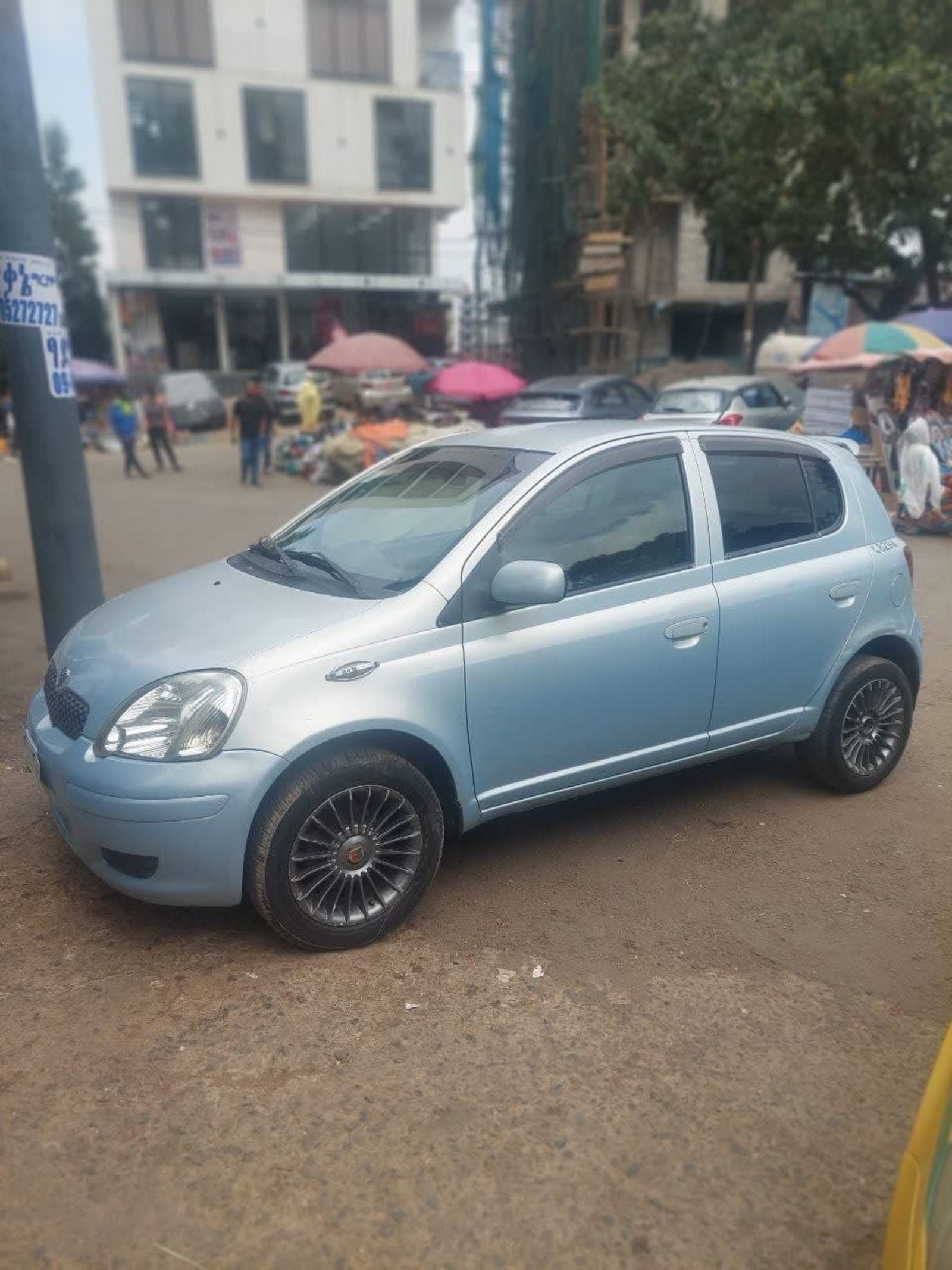 2003 Toyota Vitz — photo 2