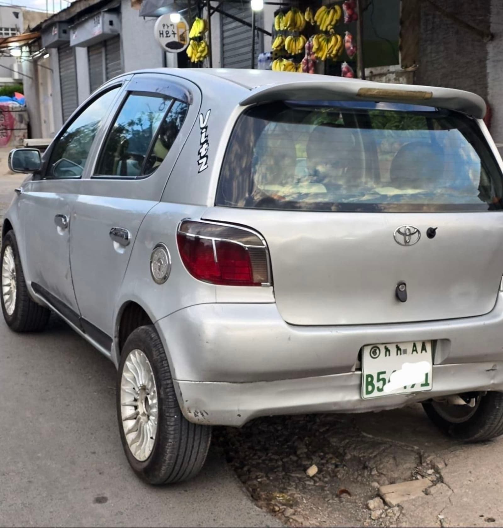 2001 Toyota Vitz — photo 2