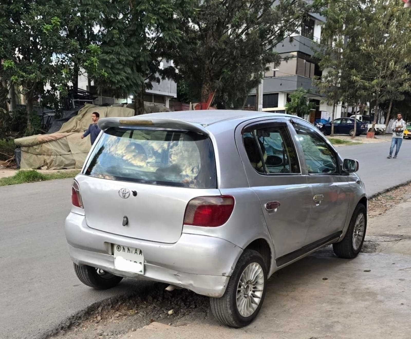 2001 Toyota Vitz — photo 3
