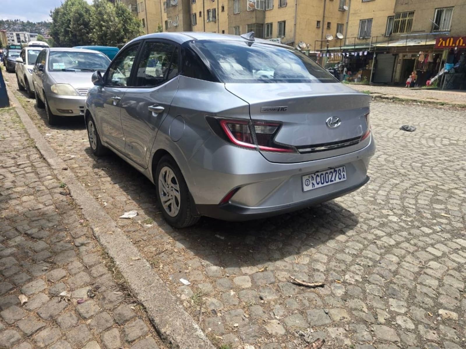 2022 Hyundai Grand i10 — photo 2