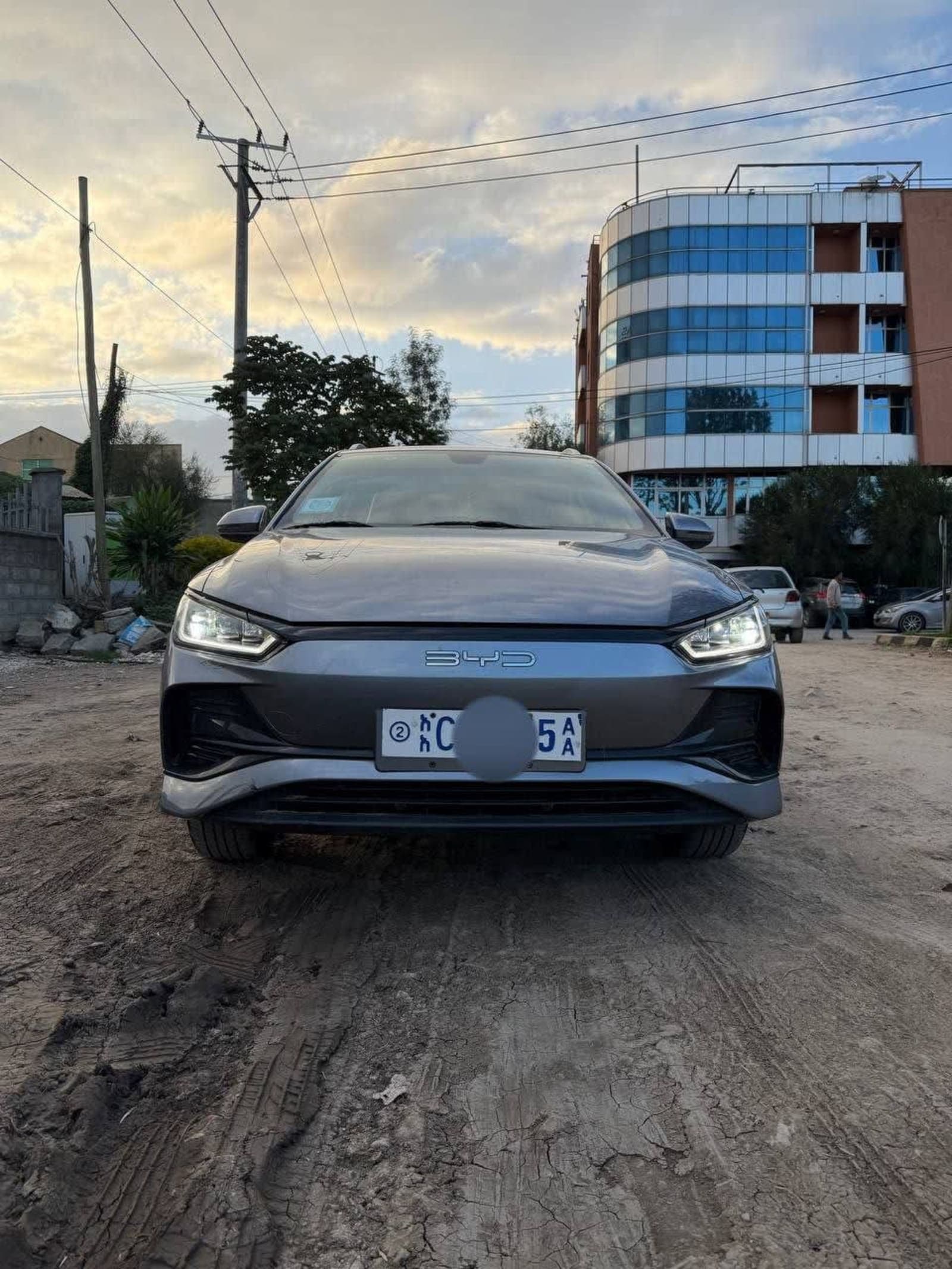2025 BYD e2 — photo 3