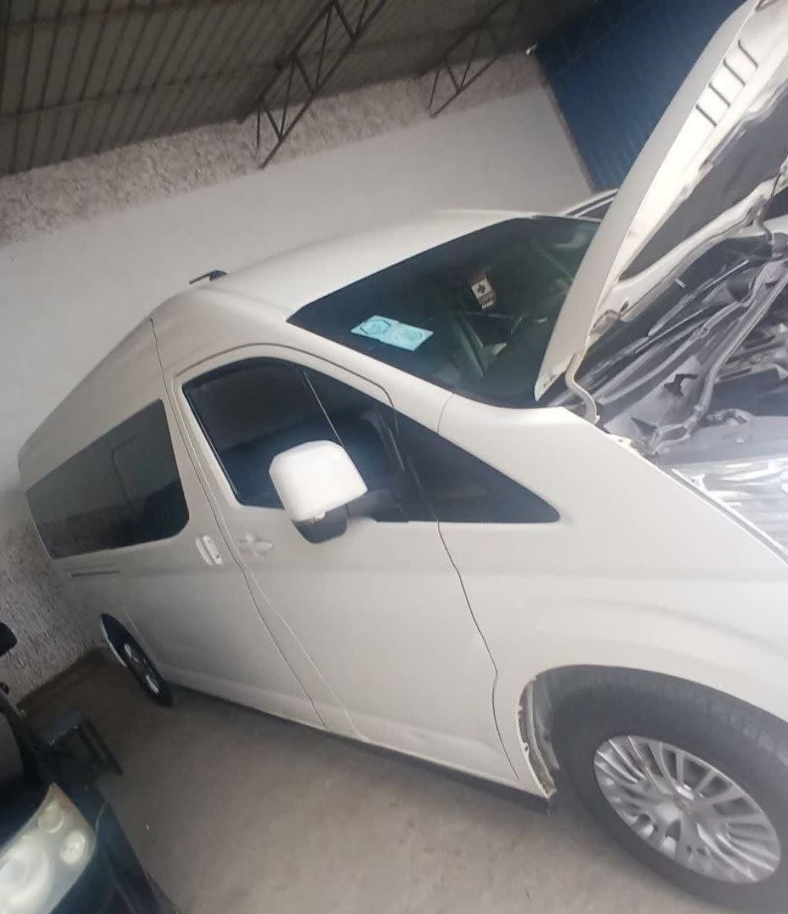 2021 Toyota HIACE Highroof GL โ photo 4