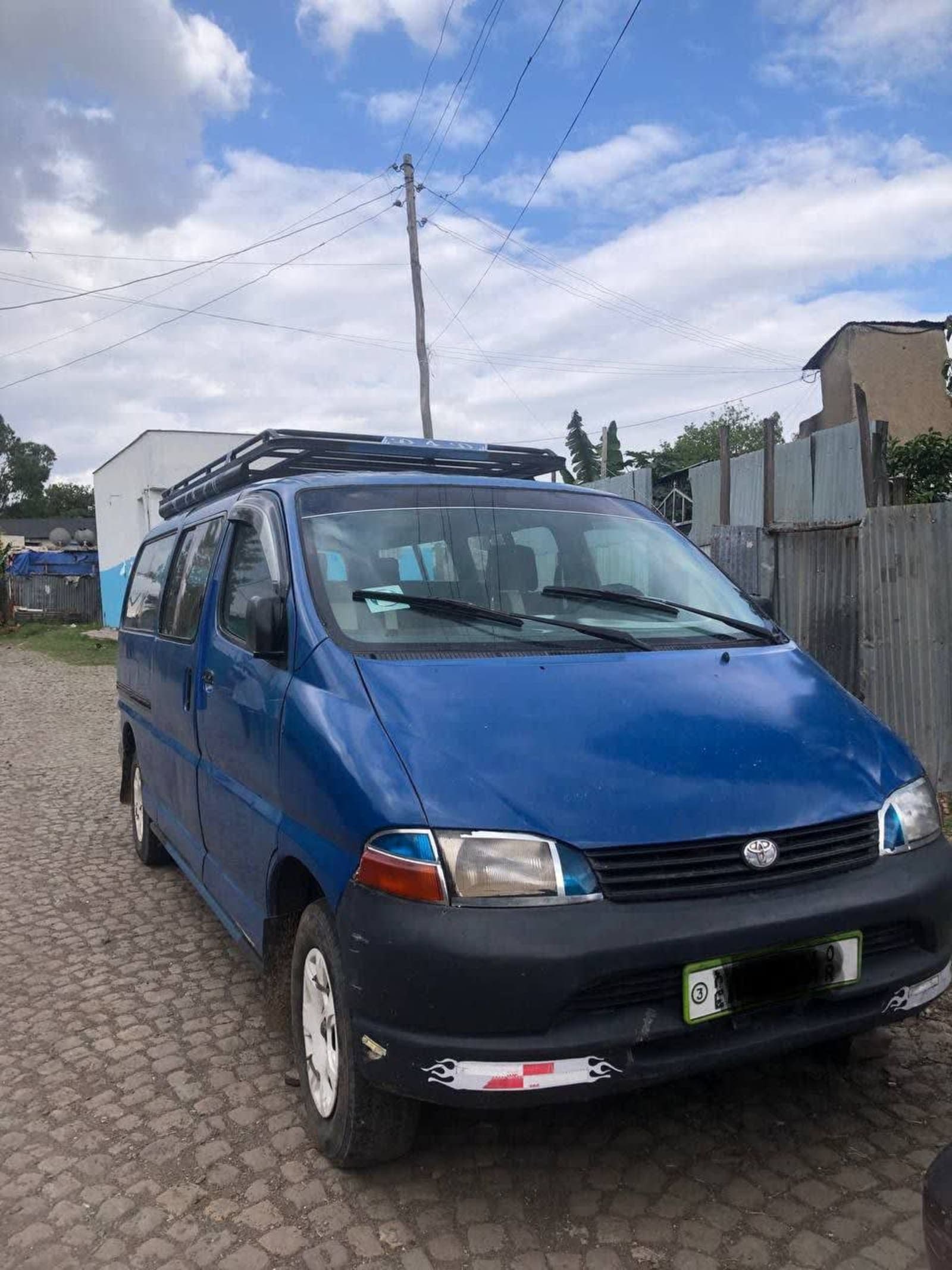 2000 Toyota HiAce Dolfin — photo 8