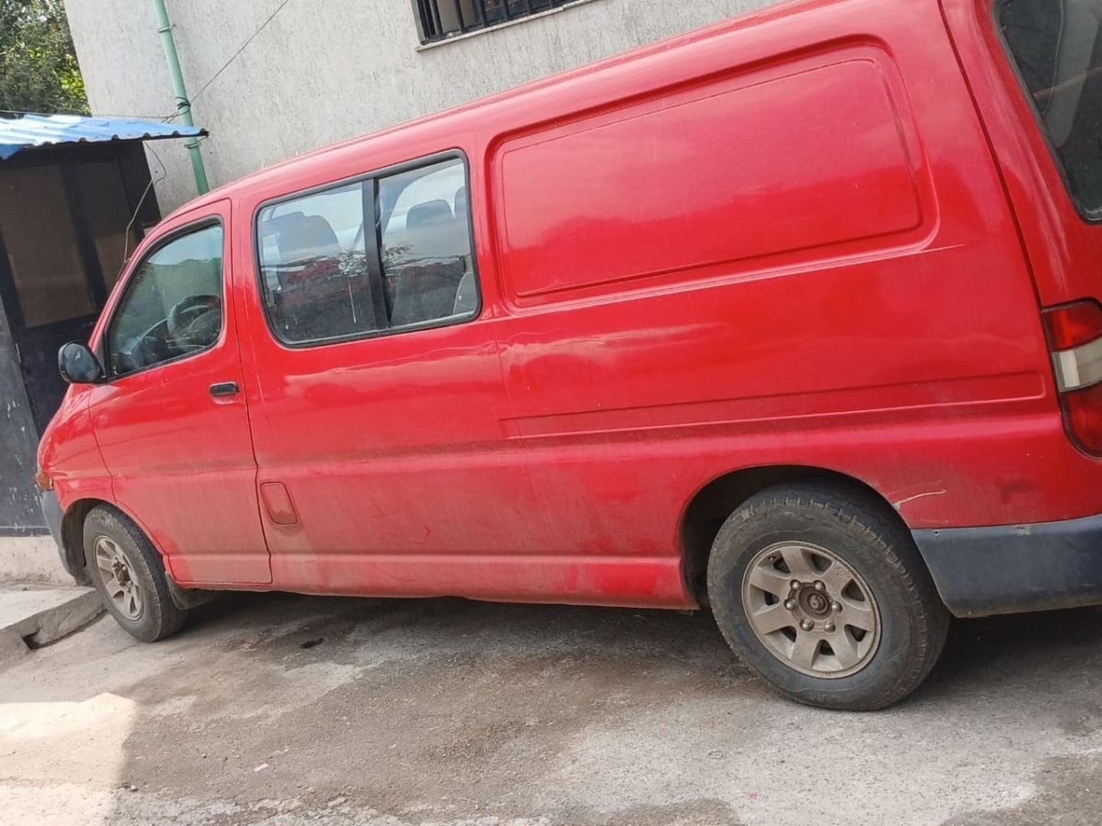 2006 Toyota Dolphin D4D — photo 1
