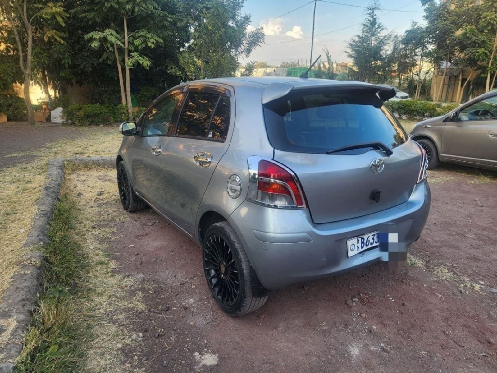 2010 Toyota Compact Yaris — photo 4