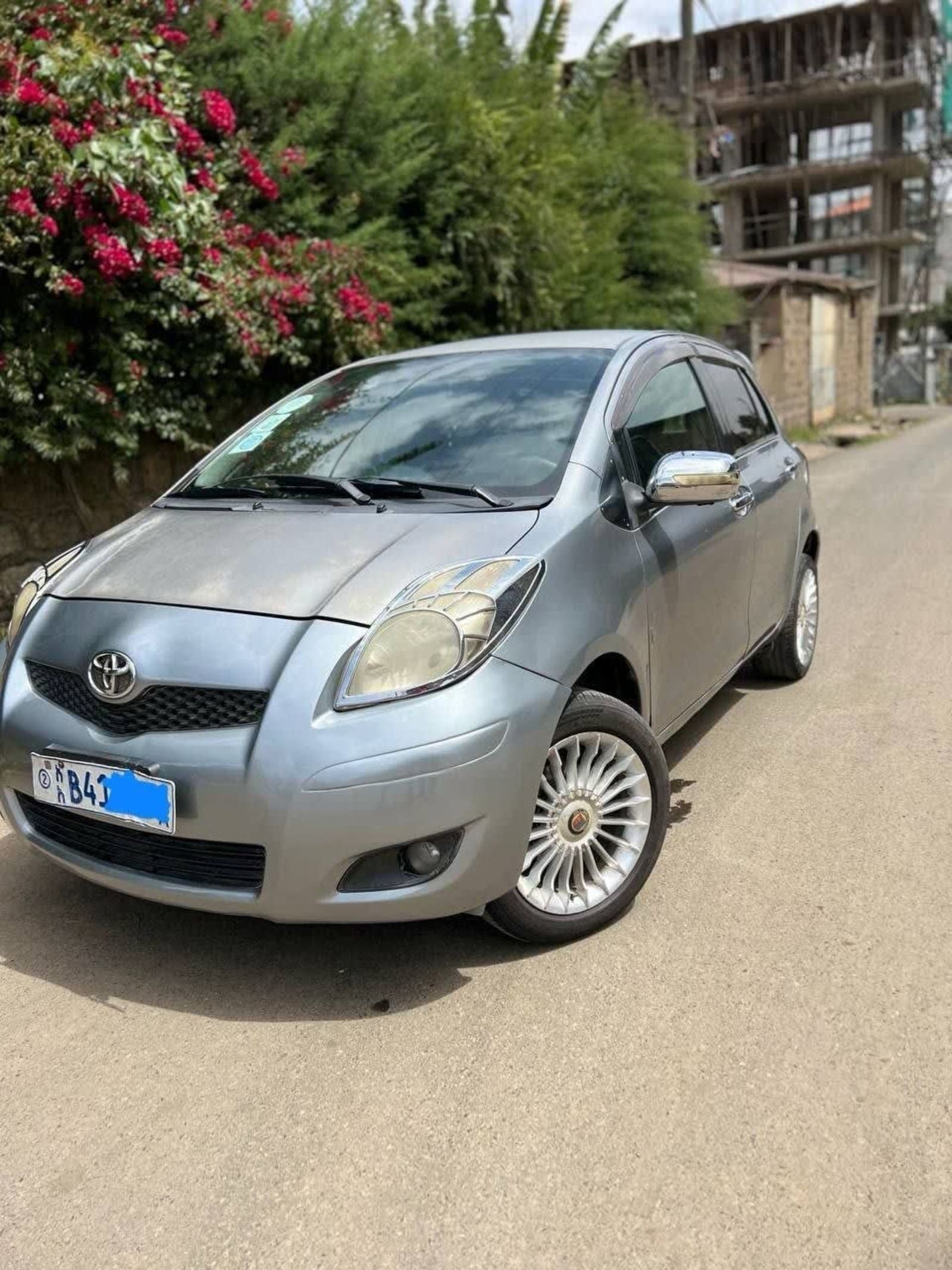 2010 Toyota Compact Yaris — photo 3
