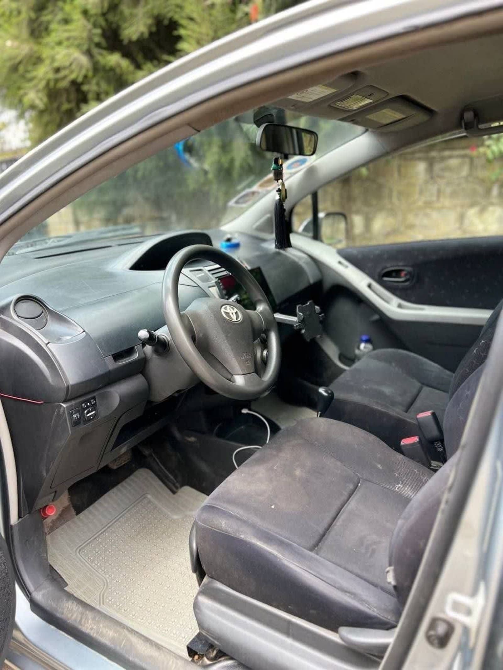 2010 Toyota Compact Yaris — photo 7