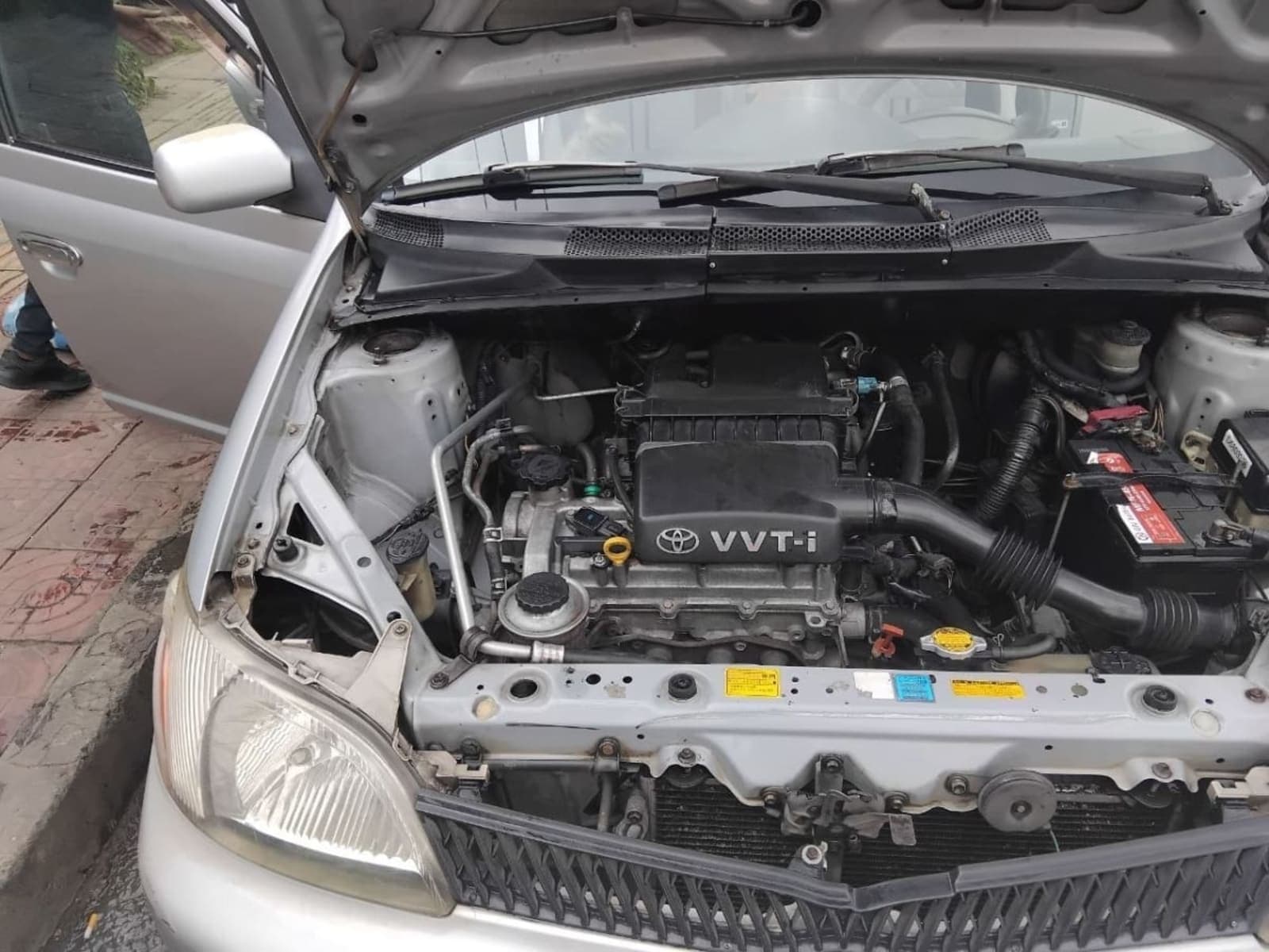 2002 Toyota Platz — photo 4