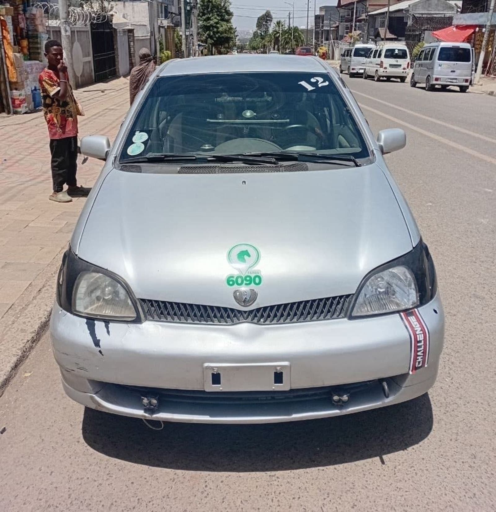 2001 Toyota Platz — photo 1