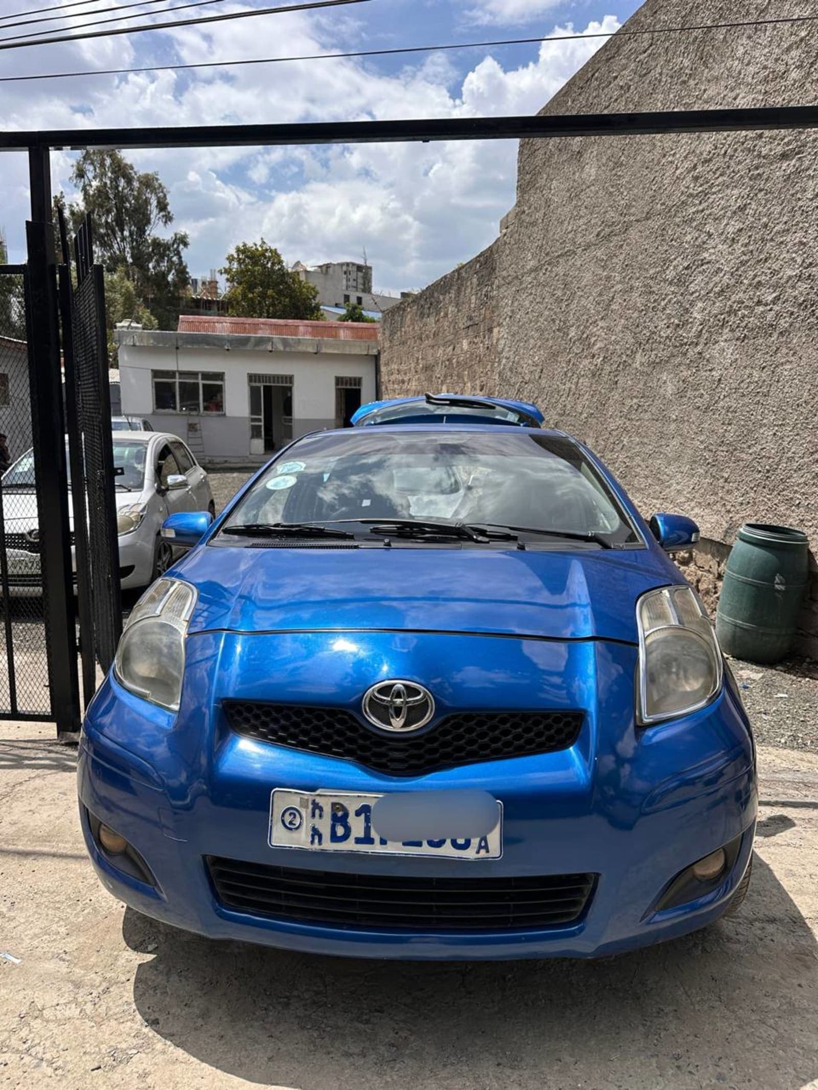 2008 Toyota Yaris Compact — photo 1