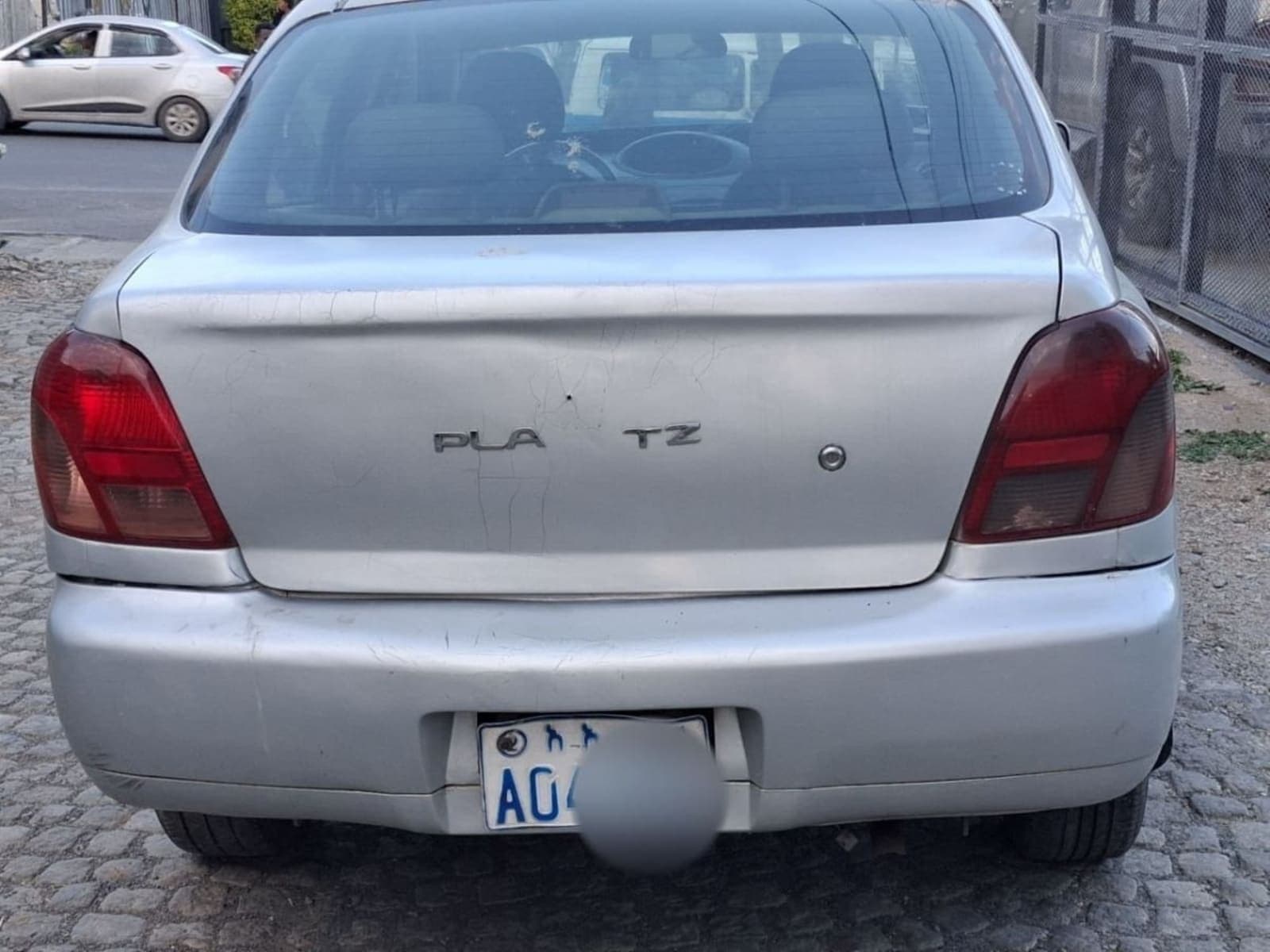 2001 Toyota Platz — photo 2