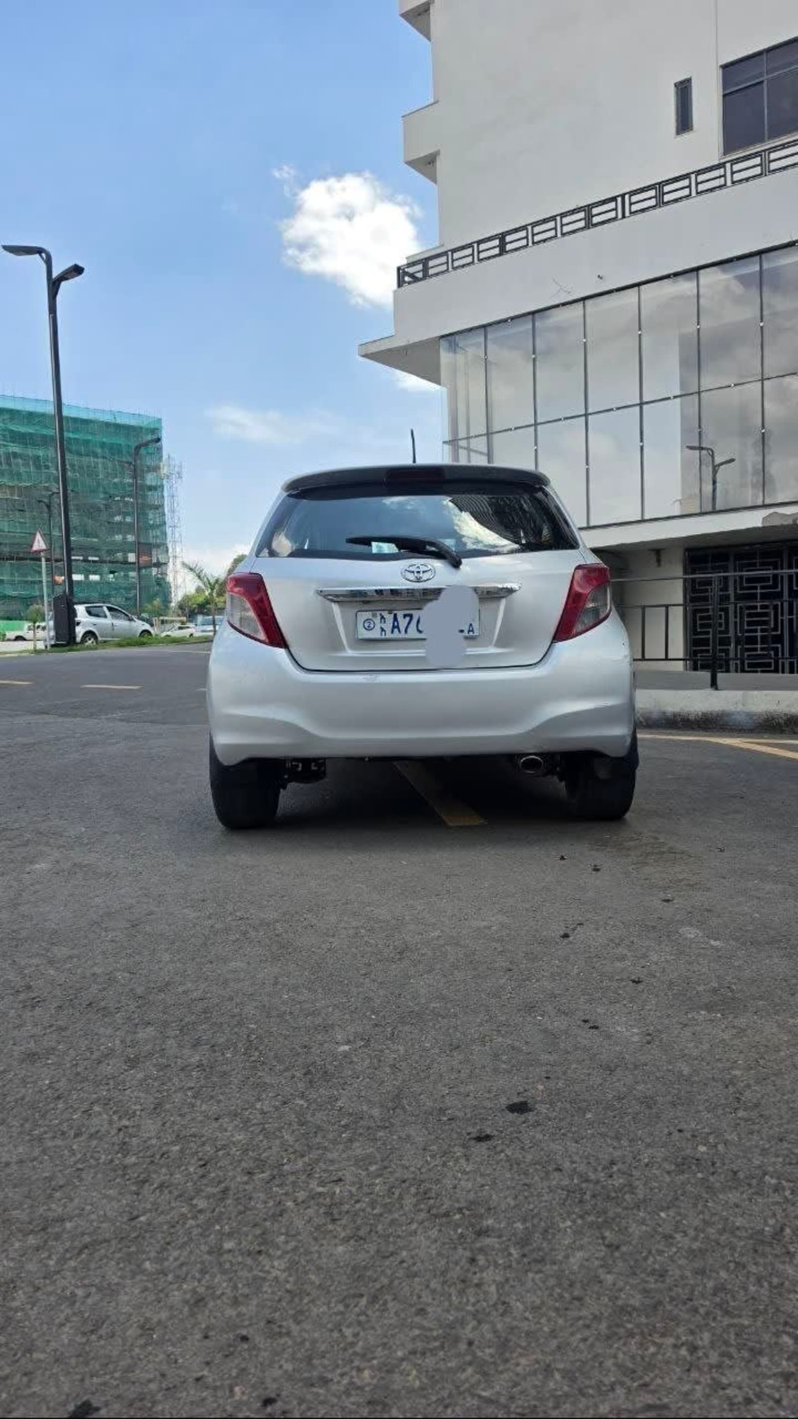 2012 Toyota Yaris Compact — photo 4