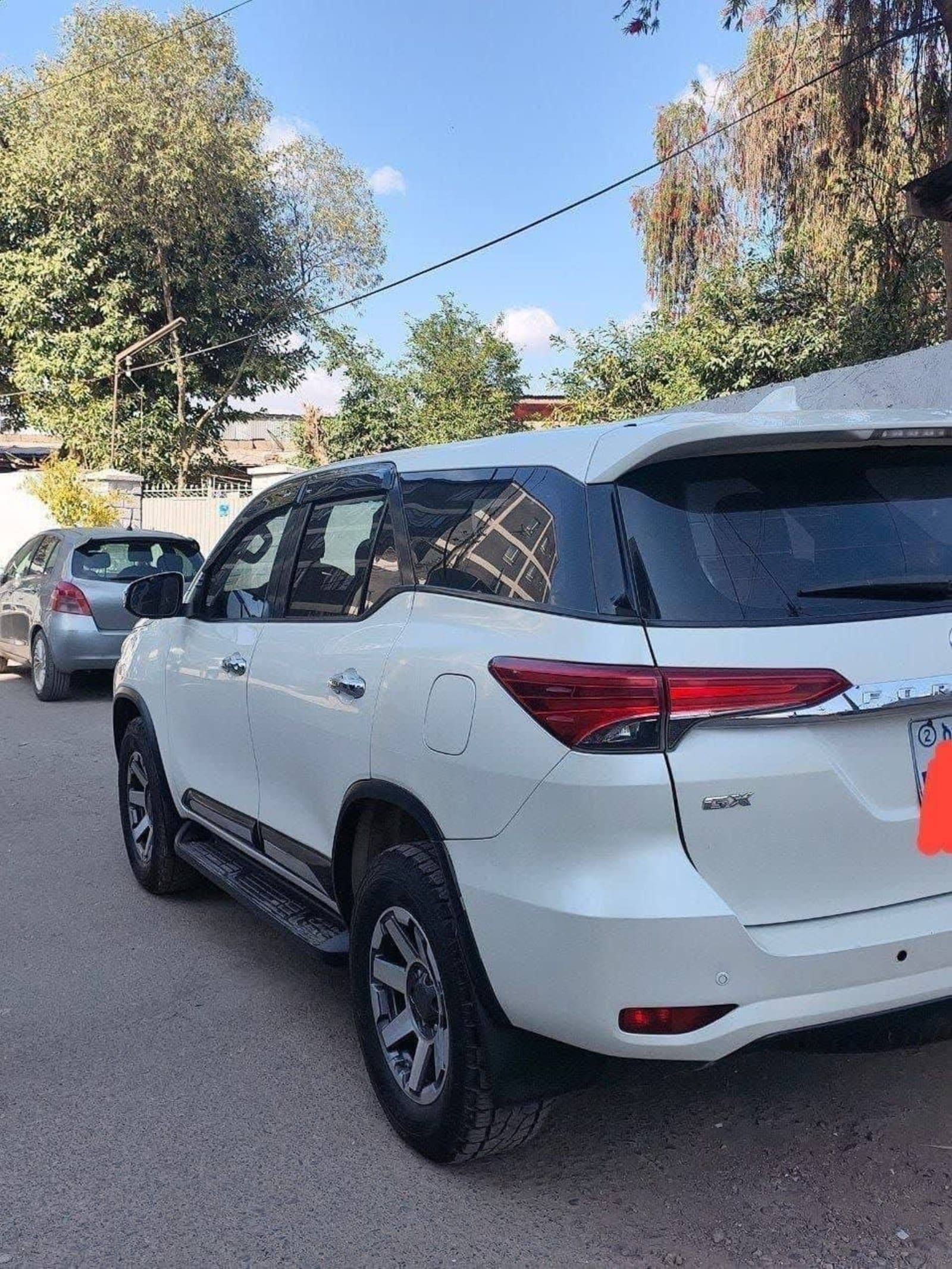 2018 Toyota Fortuner — photo 2