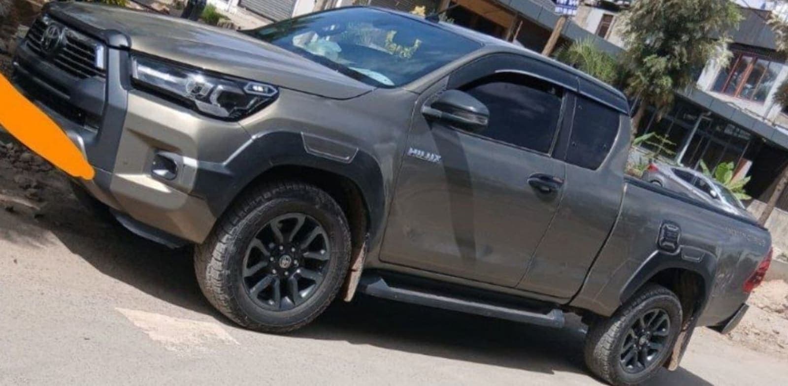 2021 Toyota Invincible King Cab โ photo 2