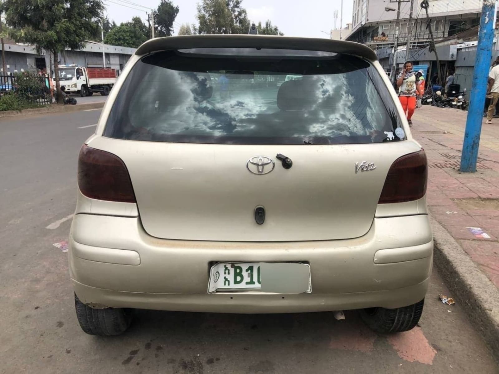 2004 Toyota Vitz — photo 6