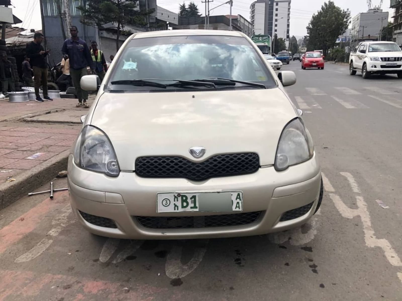 2004 Toyota Vitz — photo 7