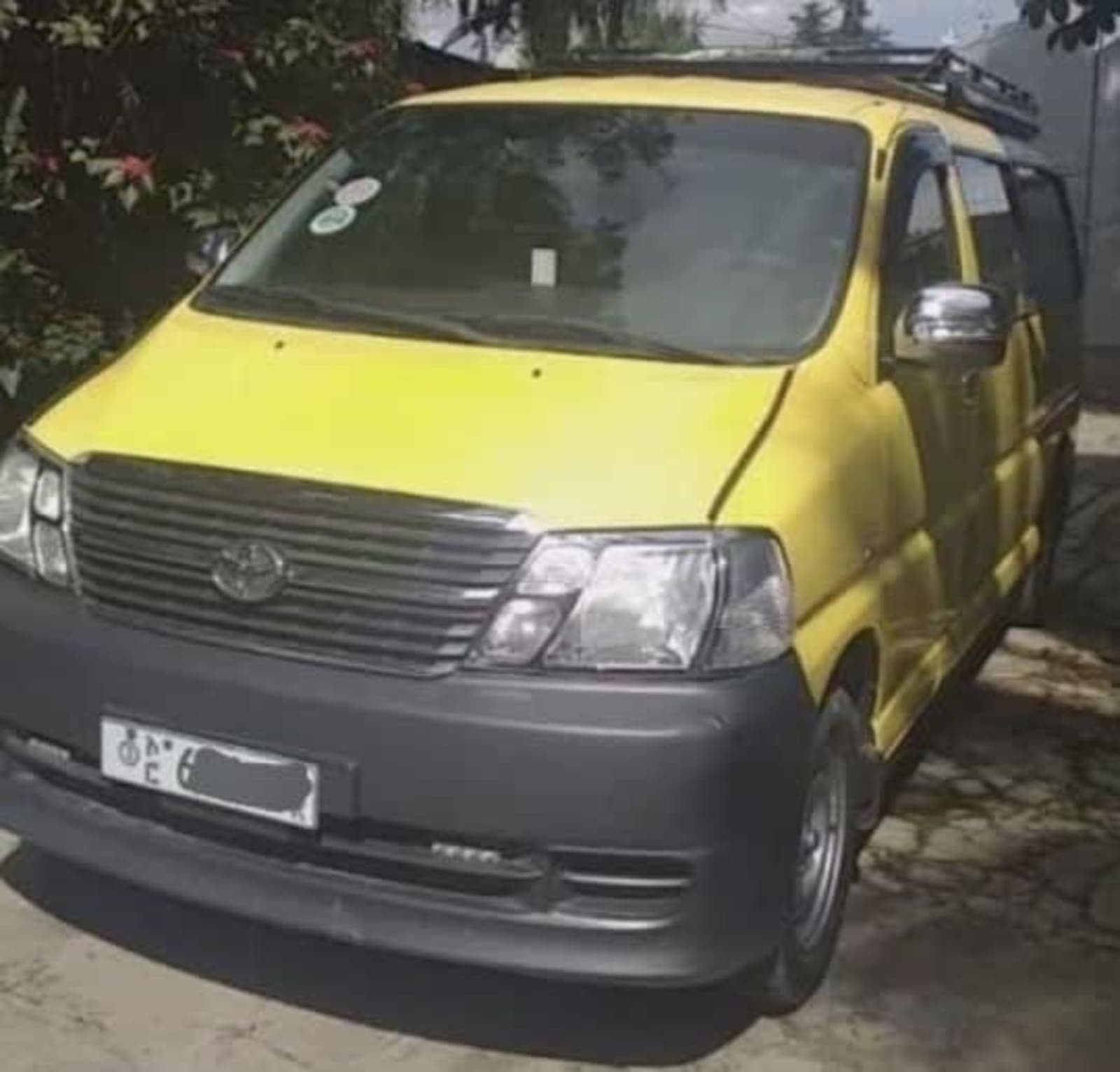 2011 Toyota HIACE — photo 3
