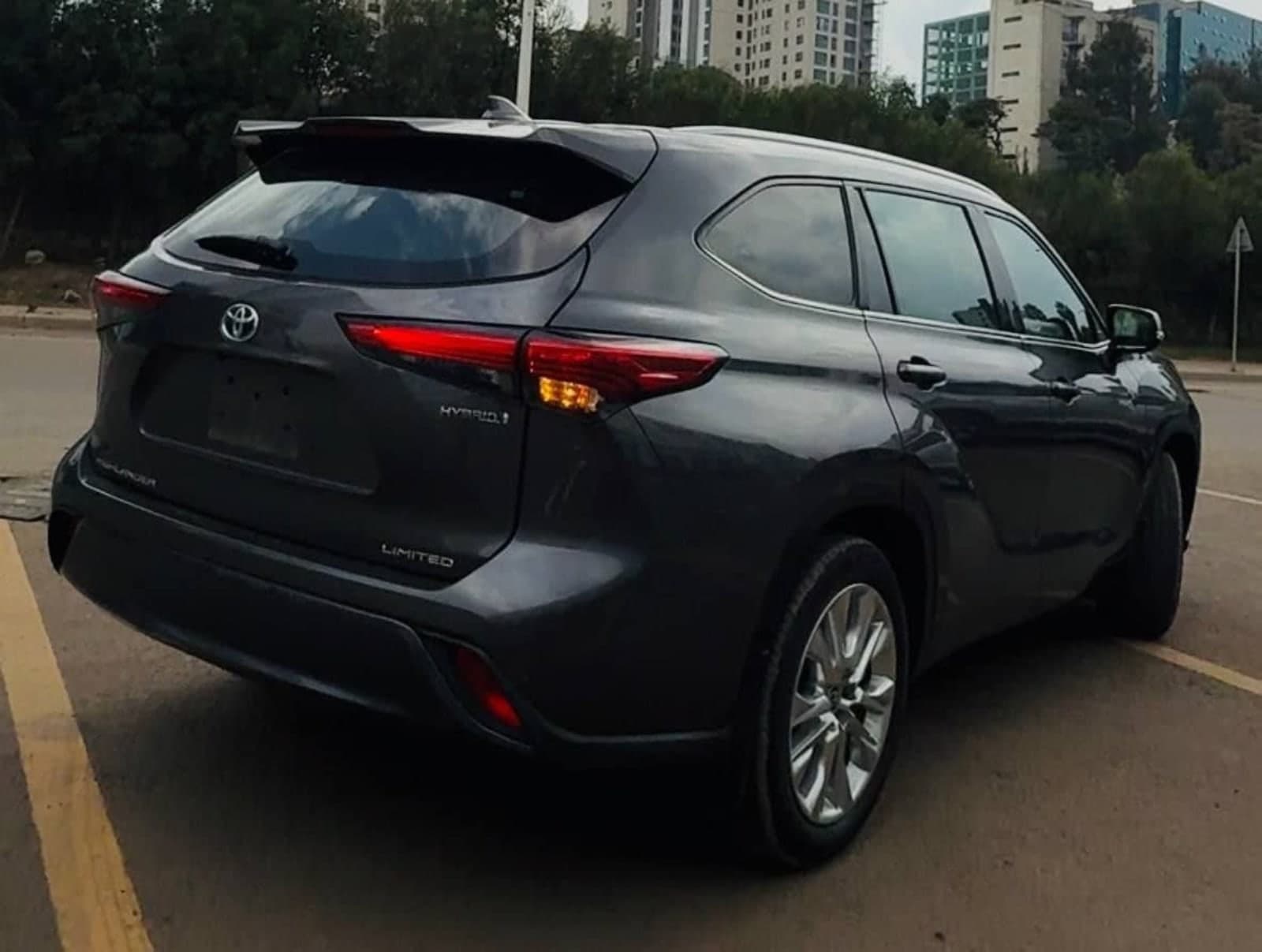 2024 Toyota Highlander Limited — photo 5