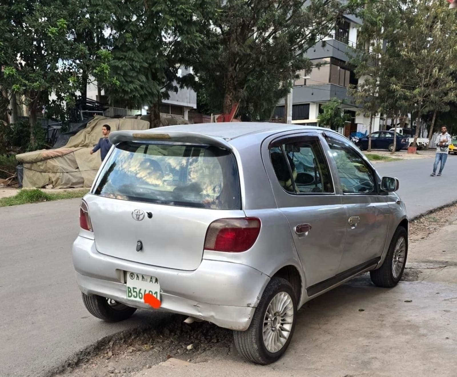 2001 Toyota Vitz — photo 4