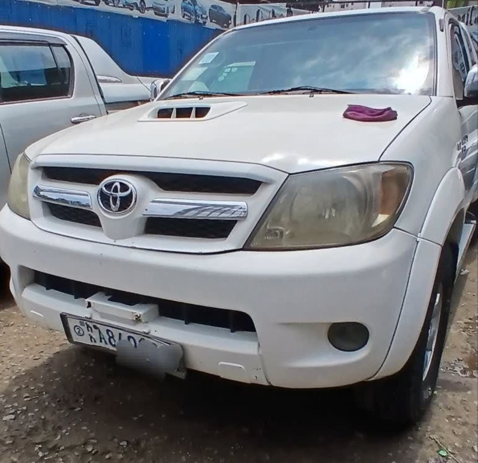 2008 Toyota Hilux Kin Cab — photo 1
