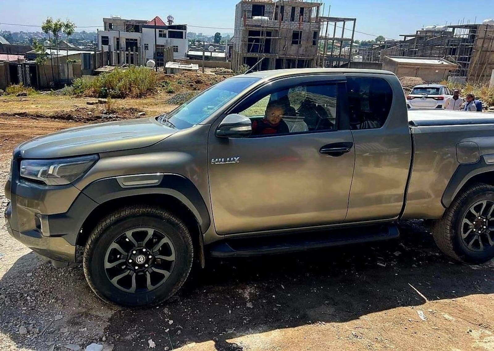 2022 Toyota Invincible King Cab — photo 1