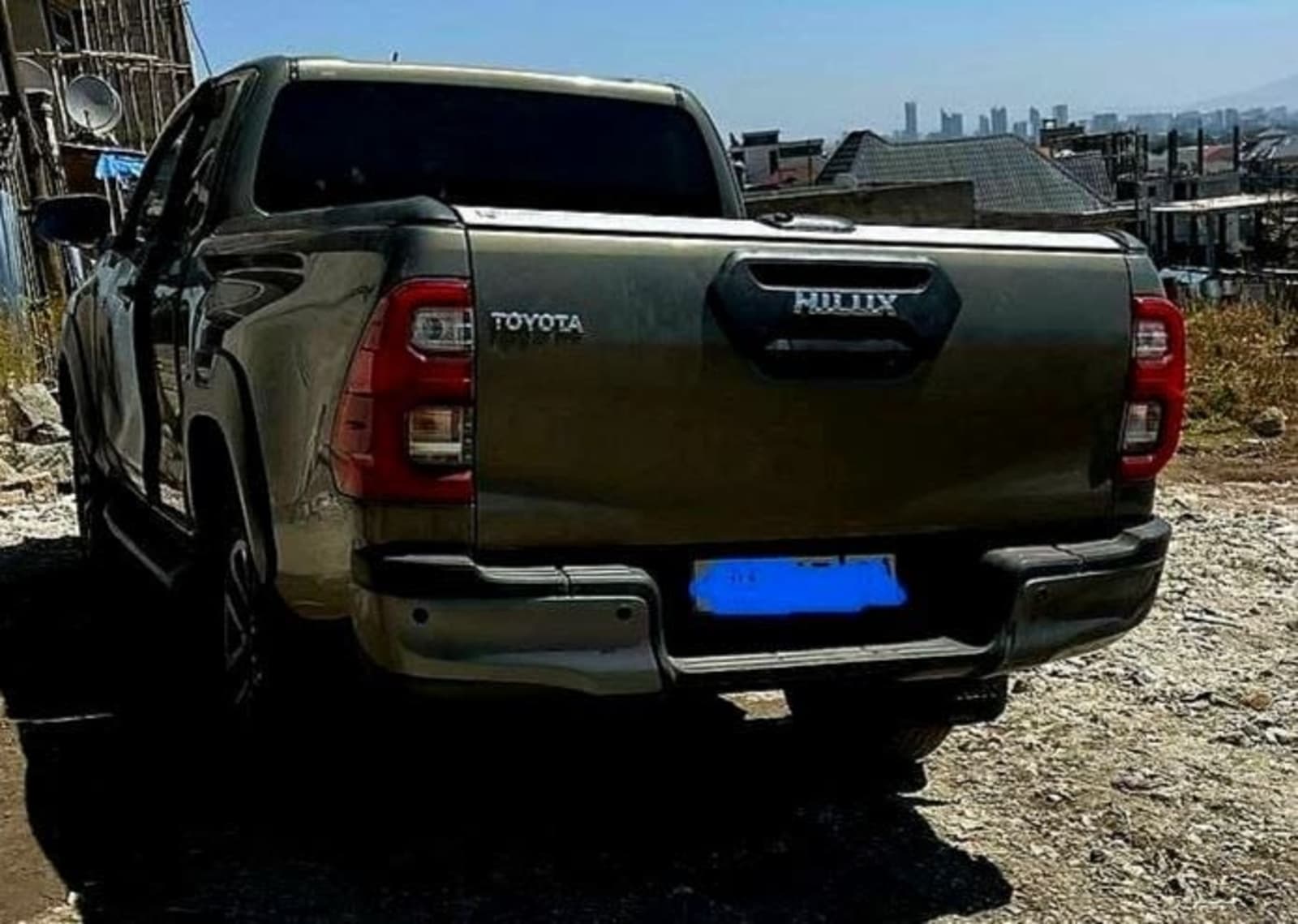 2022 Toyota Invincible King Cab — photo 2